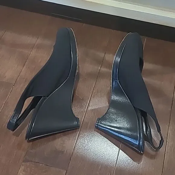 DONALD J. PLINER PEEP TOE BLACK WEDGE SANDALS SIZE 8 - Picture 3 of 6